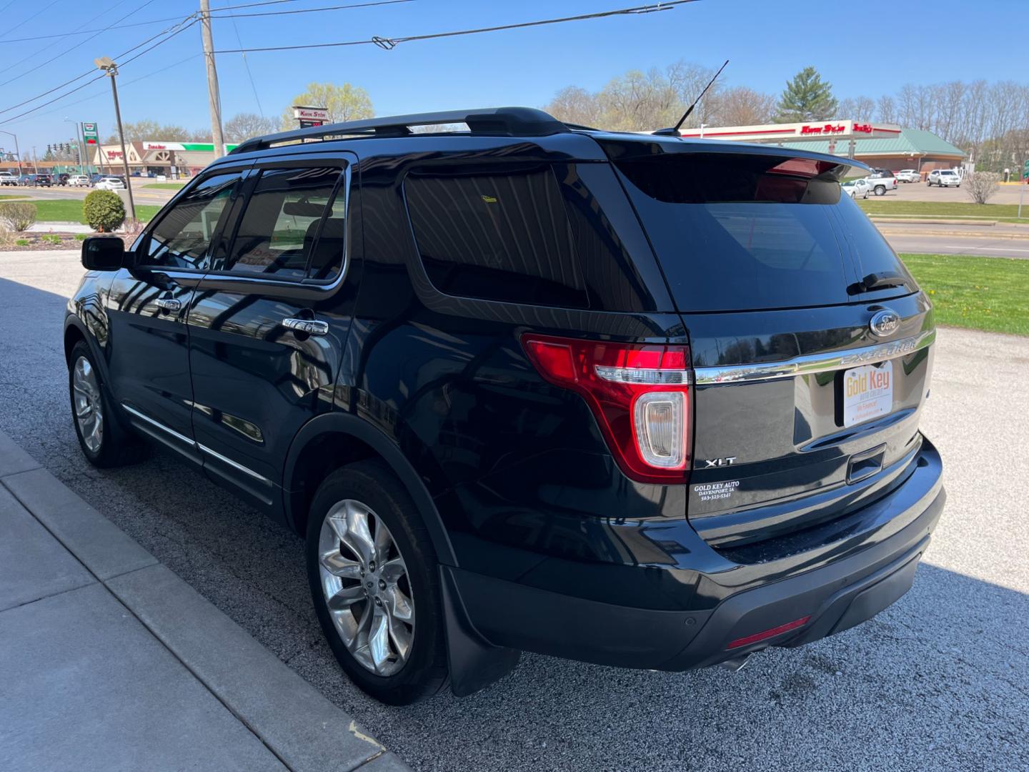 2014 Tuxedo Black Metallic Ford Explorer XLT 4WD (1FM5K8D83EG) with an 3.5L V6 DOHC 24V engine, 6-Speed Automatic transmission, located at 1633 W Kimberly, Davenport, IA, 52806, (563) 323-5341, 41.559456, -90.598732 - Photo#3